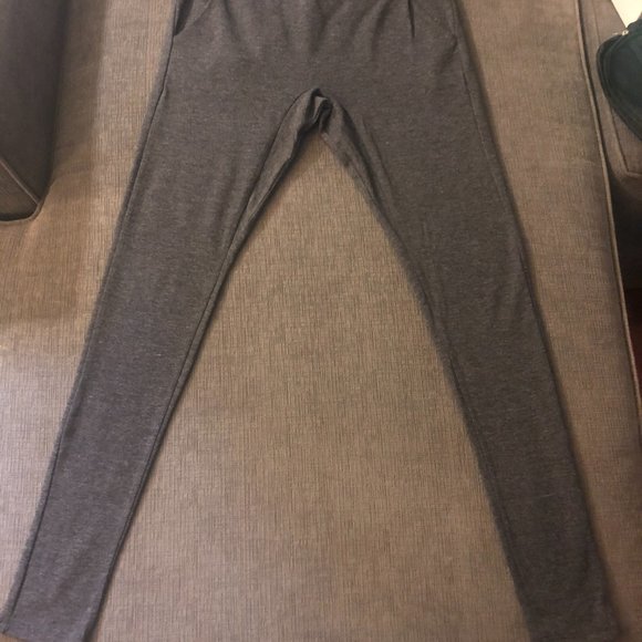 LUNYA Restore Pocket Legging in Charcoal Grey Heather - Picture 3 of 9